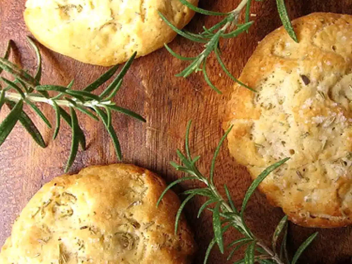 Focaccine di ceci al rosmarino con pancetta coppata - foto 2