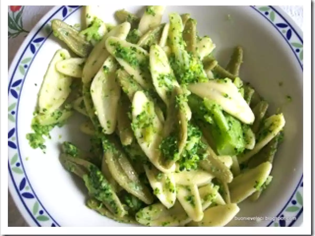 Foglie d?ulivo ai broccoli e cacioricotta