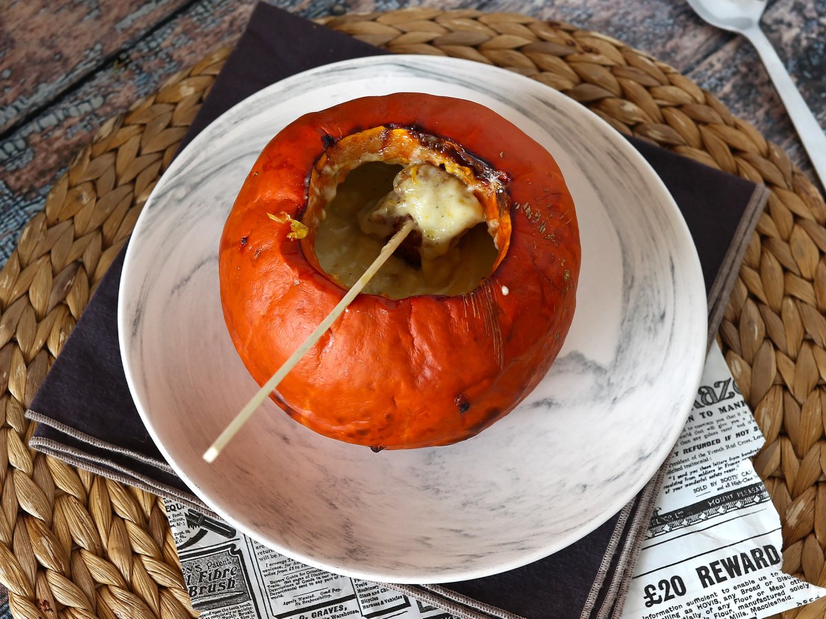 Fonduta nella zucca, la ricetta speciale per l'autunno!