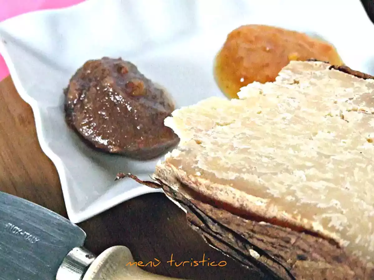 Formaggio in foglie di tabacco con confettura di pere - foto 3