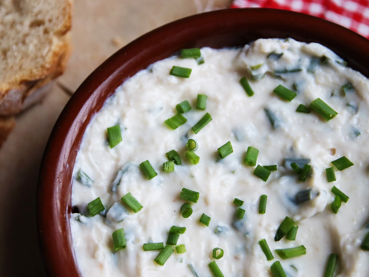 Formaggio vegano alle erbe, la ricetta facile per prepararlo a casa!, foto 3