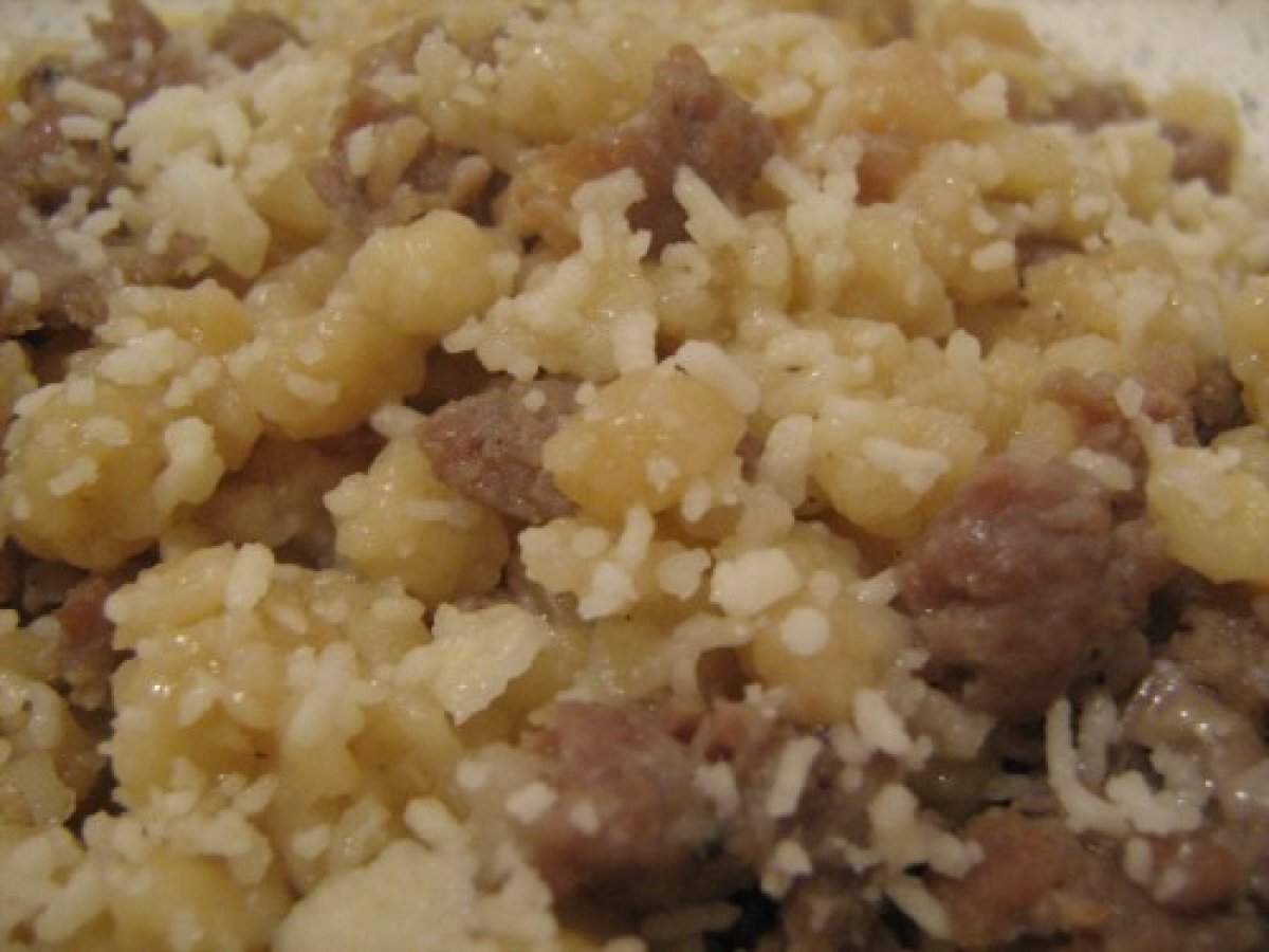 Fregola e salsiccia