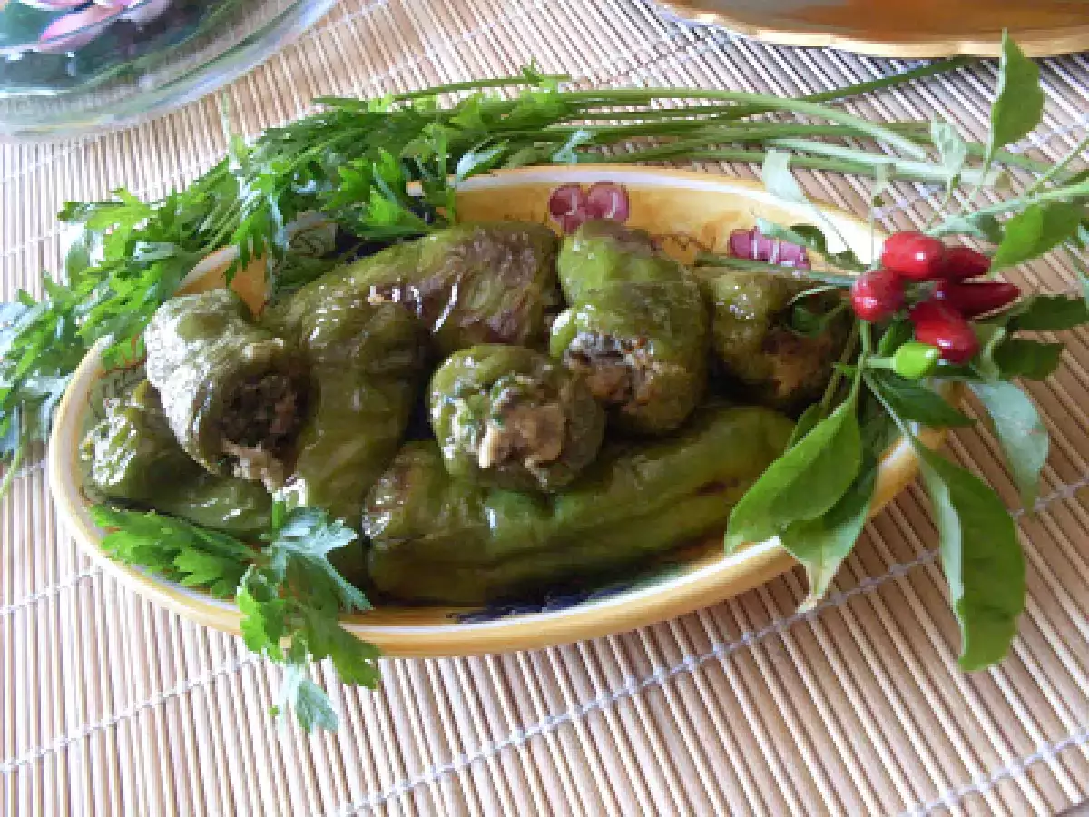 Friarielli alla moda del Sud... ovvero peperoncini verdi dolci ripieni - foto 4