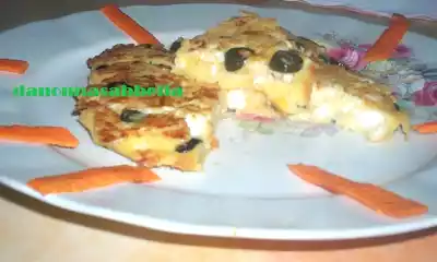 Frittata con formaggio fresco e olive