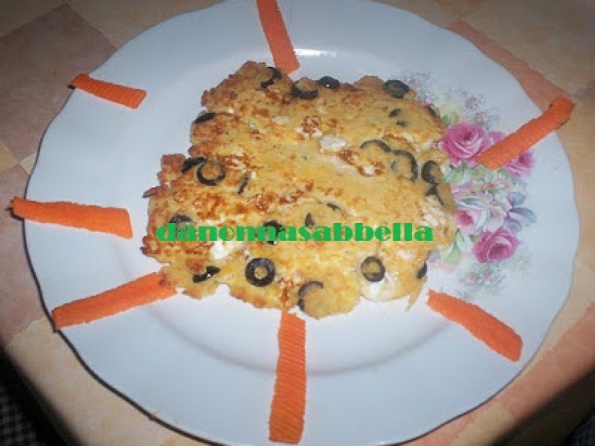 FRITTATA CON FORMAGGIO FRESCO E OLIVE - foto 2