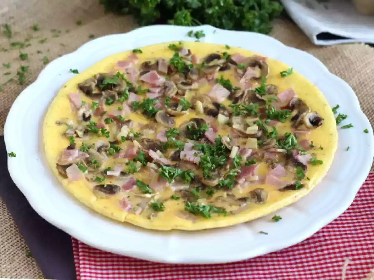 Frittata con funghi e prosciutto cotto