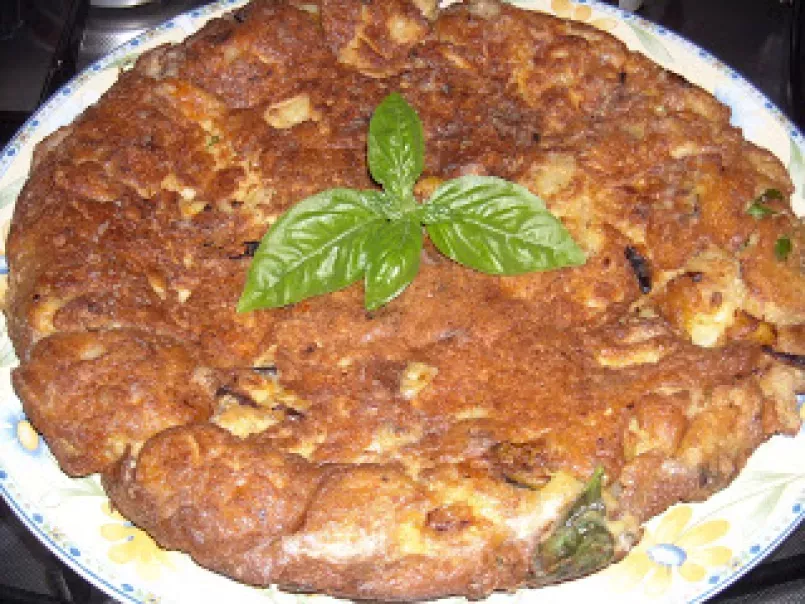 FRITTATA CON MELANZANE E PATATE - Omelet with eggplants and potatoes, foto 2