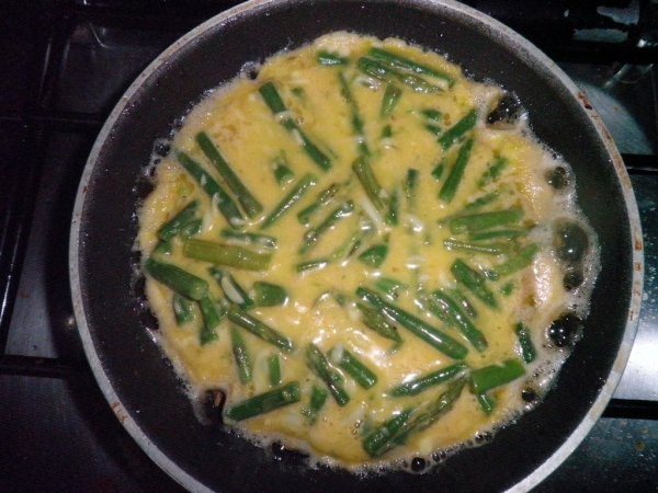 Frittata di asparagi e Scamorza al Tartufo del Caseificio 3 Monti - foto 5