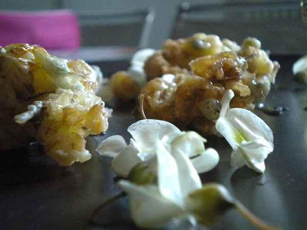 Frittelle Di Fiori Di Acacia Dolci E Salate Ricetta Petitchef