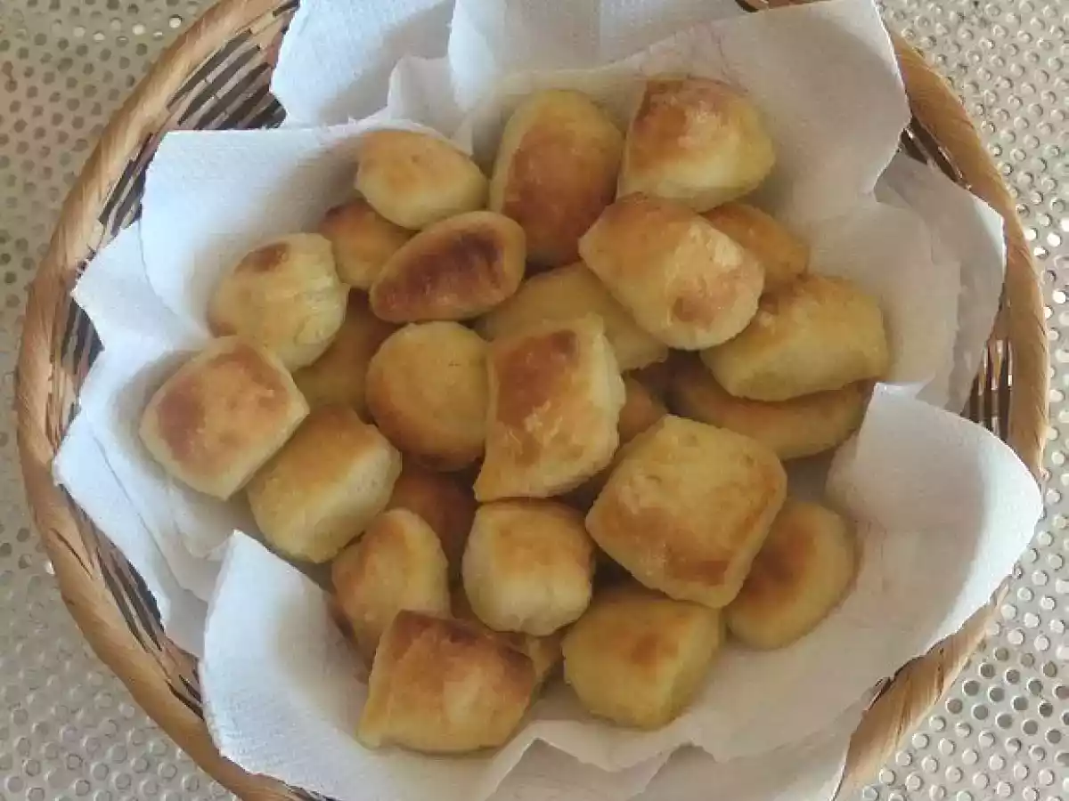 Frittelle di pane al rosmarino