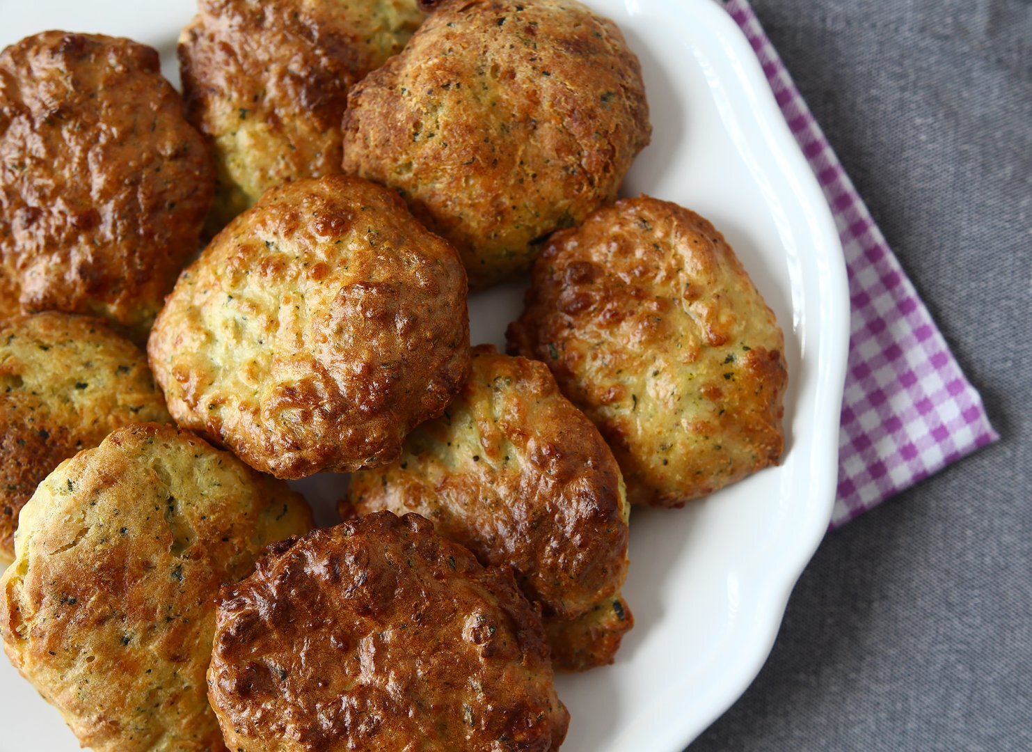 Ricetta: frittelle zucchine e feta in friggitrice ad aria