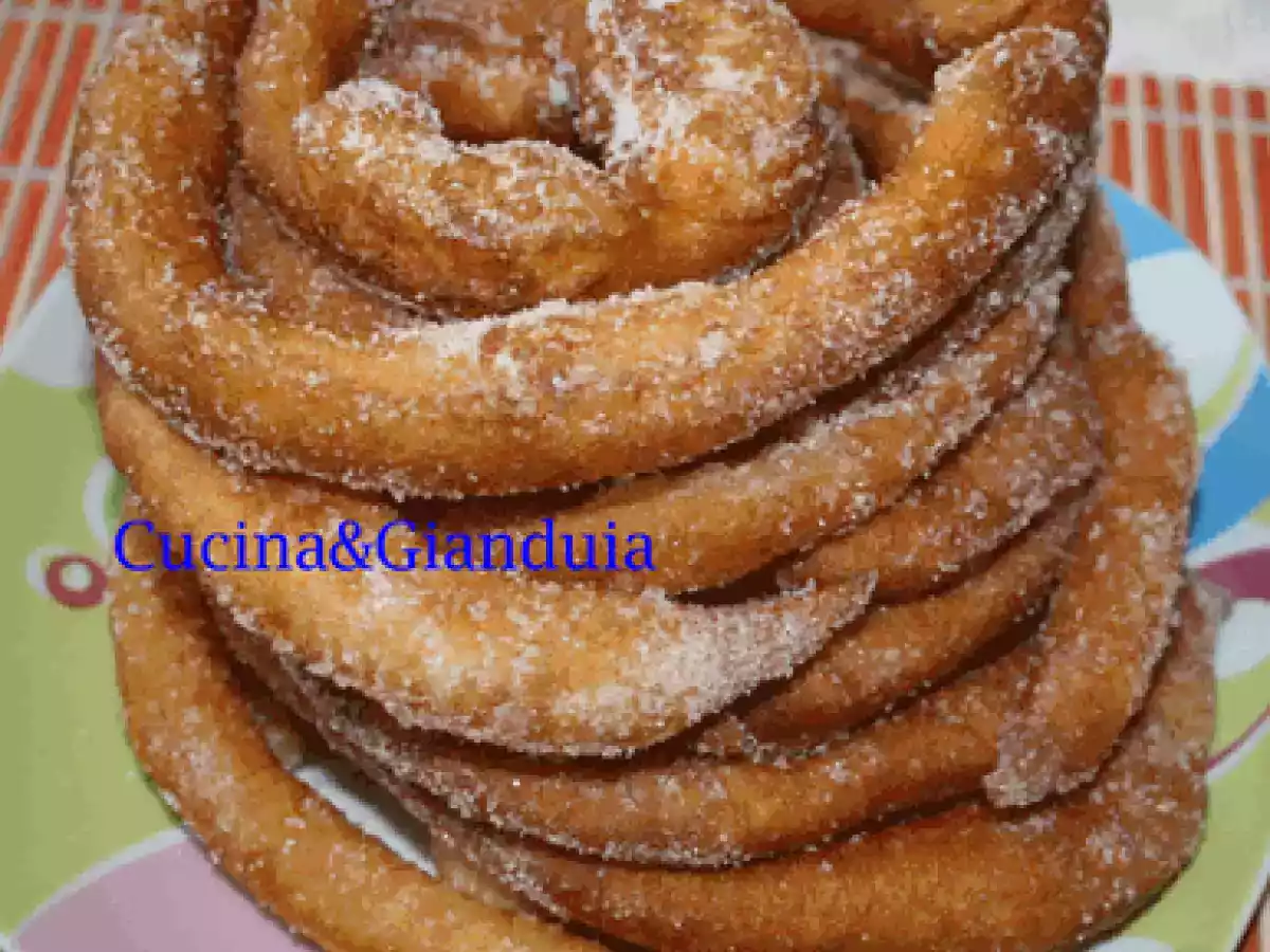 Frittelle lunghe di Carnevale