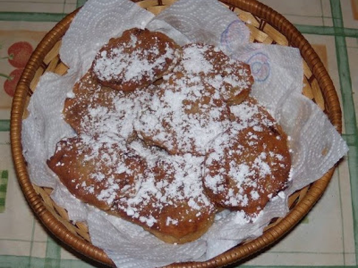 Frittelle mele e uvetta