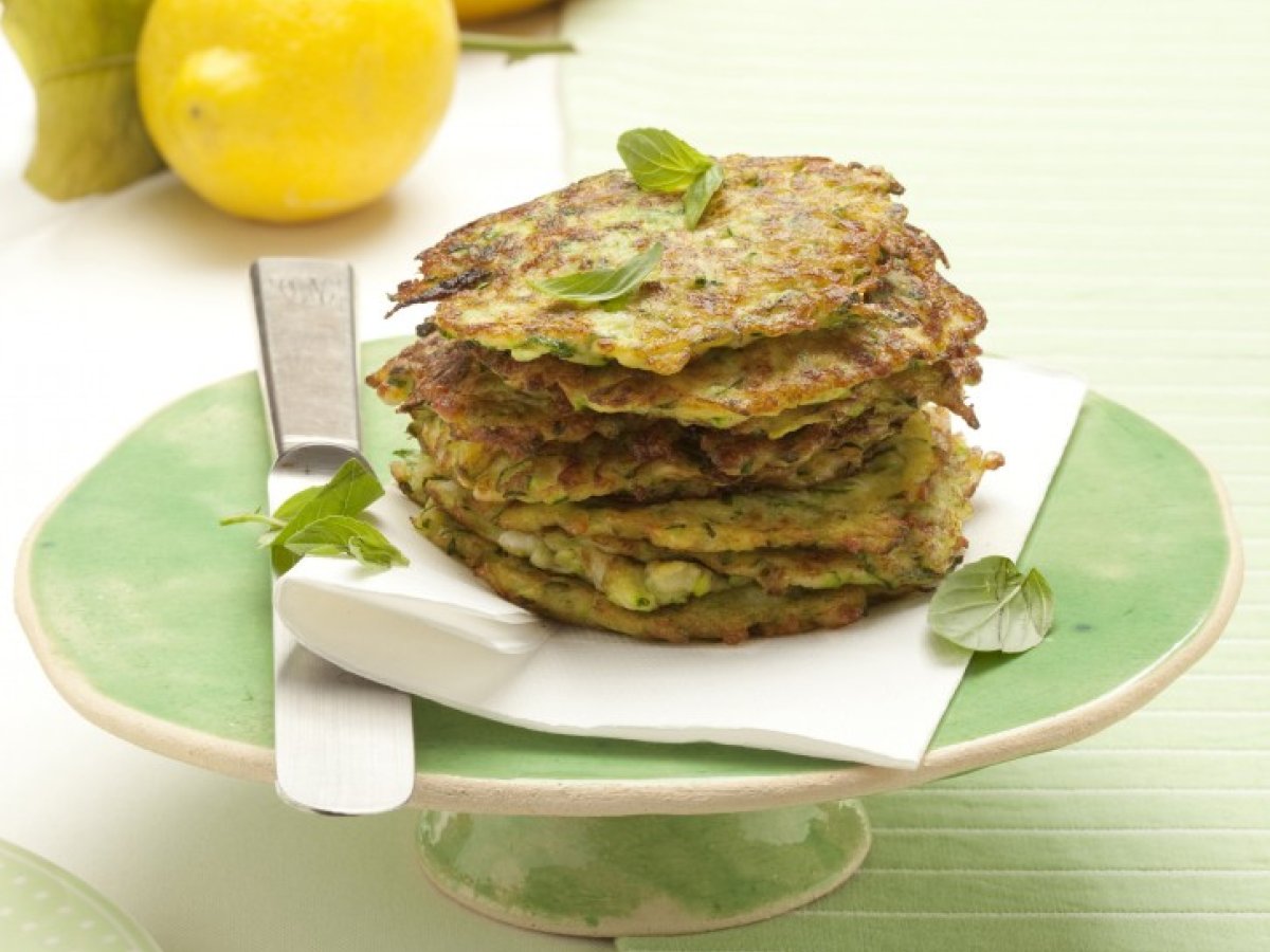 Frittini di zucchine e tomino
