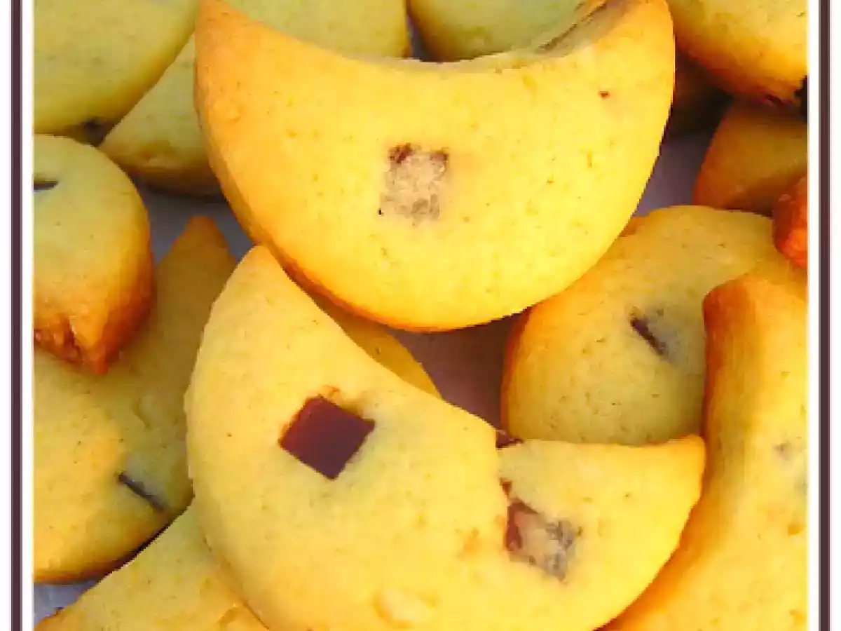 FROLLINI ALLE MANDORLE E GOCCE DI CIOCCOLATO