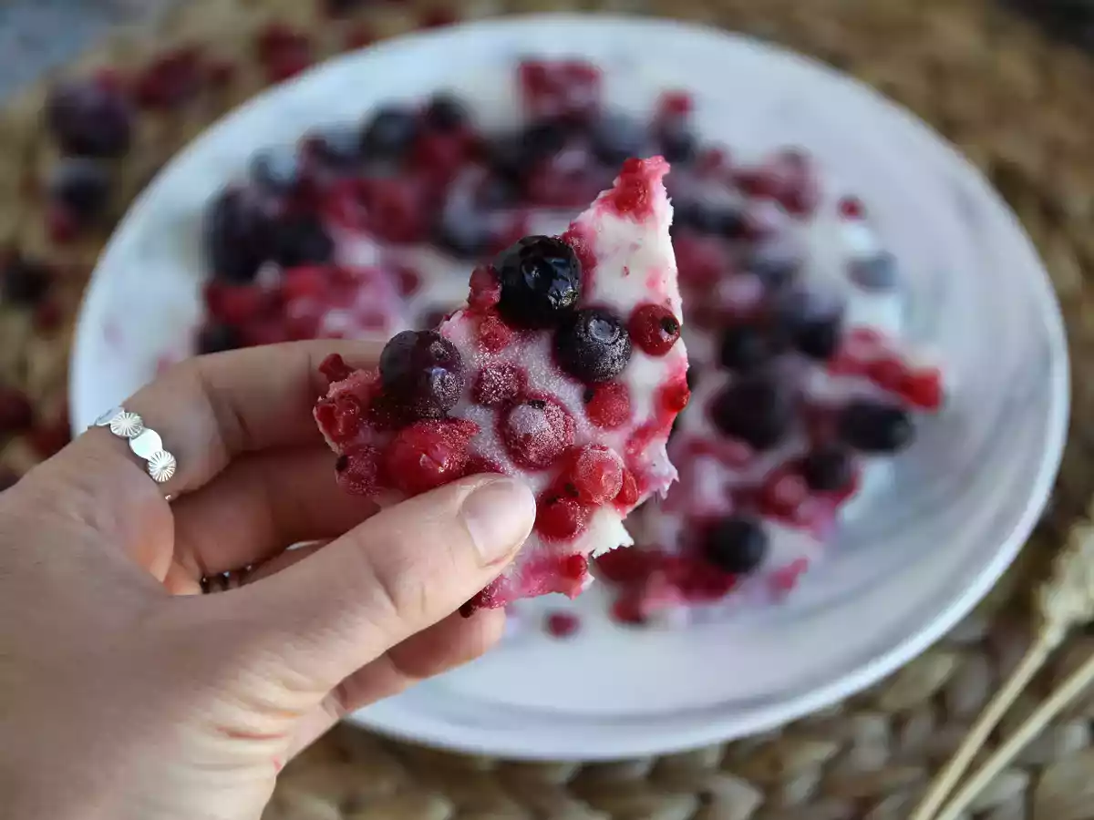 Frozen Yogurt Bark, le barrette di Yogurt gelato ai frutti rossi