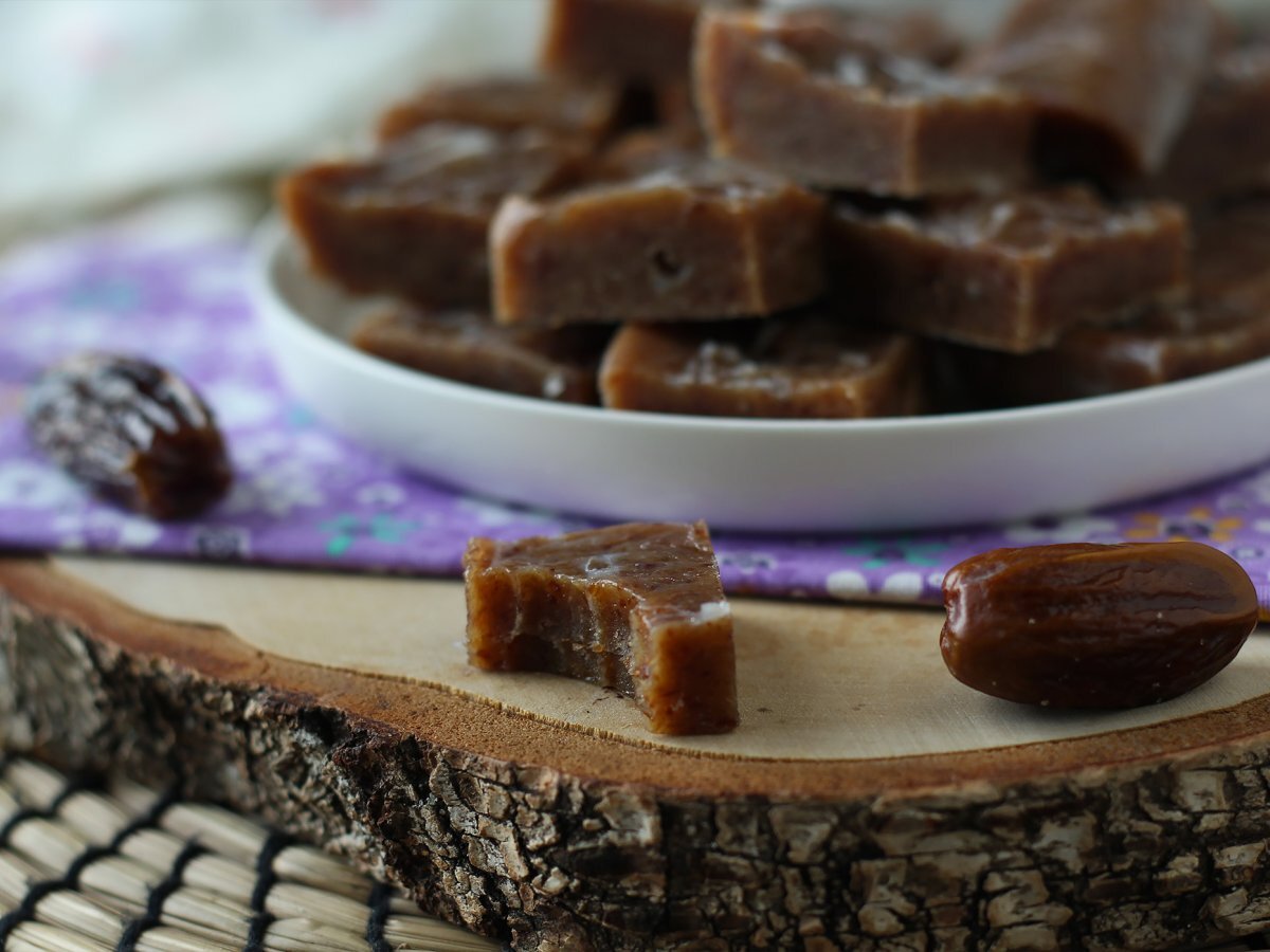 Fudge ai datteri: un’esplosione di gusto ed energia in ogni morso! - foto 2