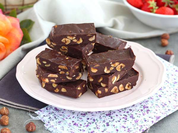 Fudge alle nocciole - Cioccolatini americani Fudge alle nocciole - Cioccolatini americani