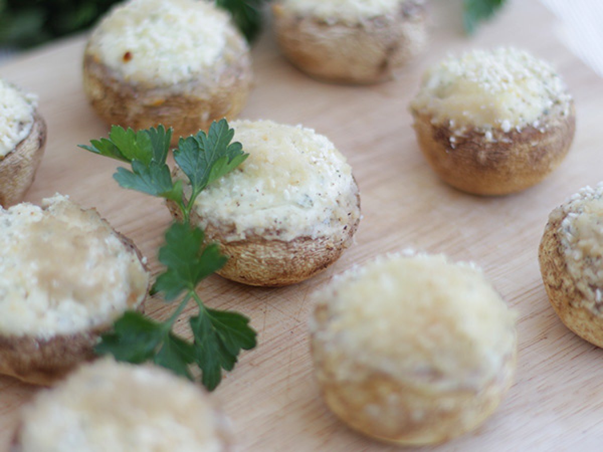 Funghi Champignon ripieni, la ricetta classica che piace a tutti! - foto 2