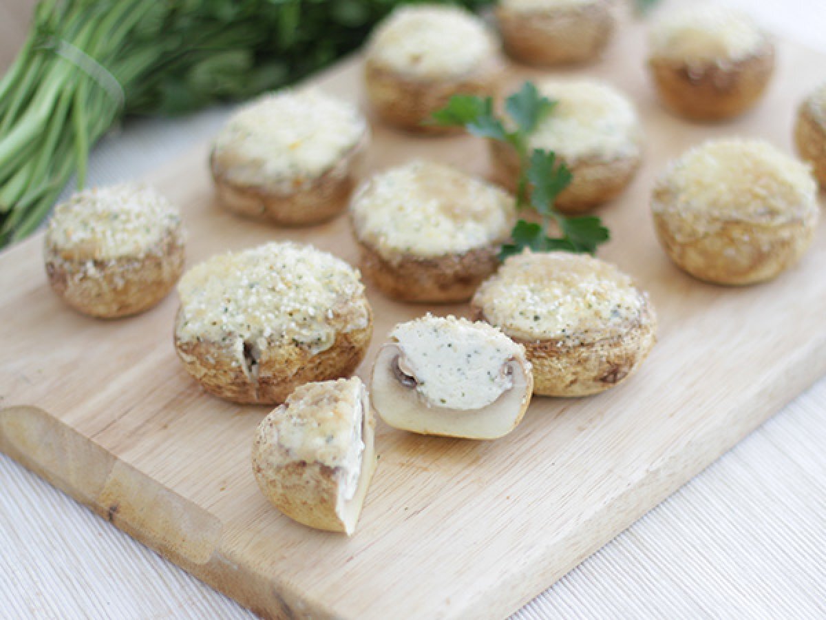 Funghi Champignon ripieni, la ricetta classica che piace a tutti! - foto 3