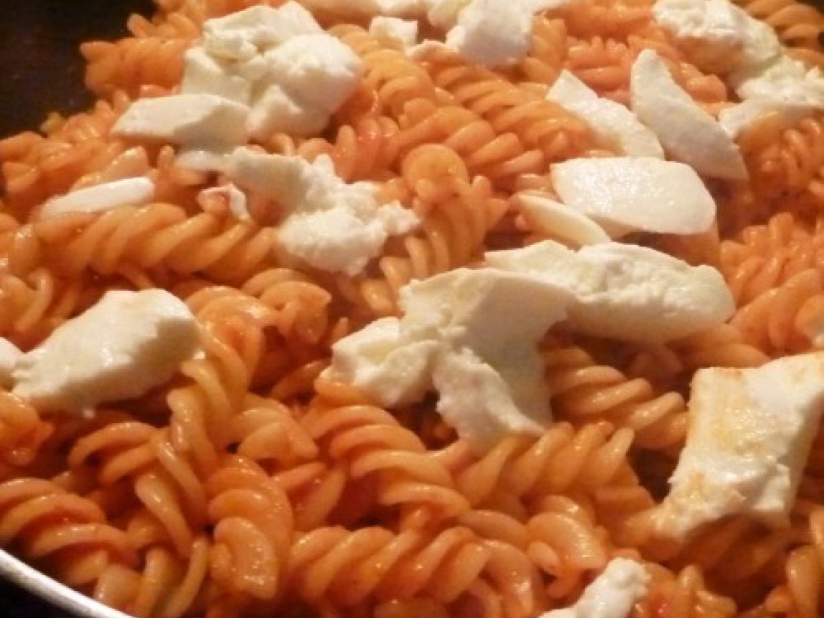 Fusilli al Forno con Pomodoro e Mozzarella