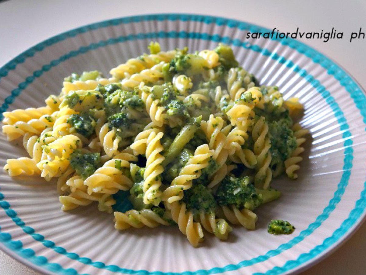 Fusilli broccoli e gorgonzola