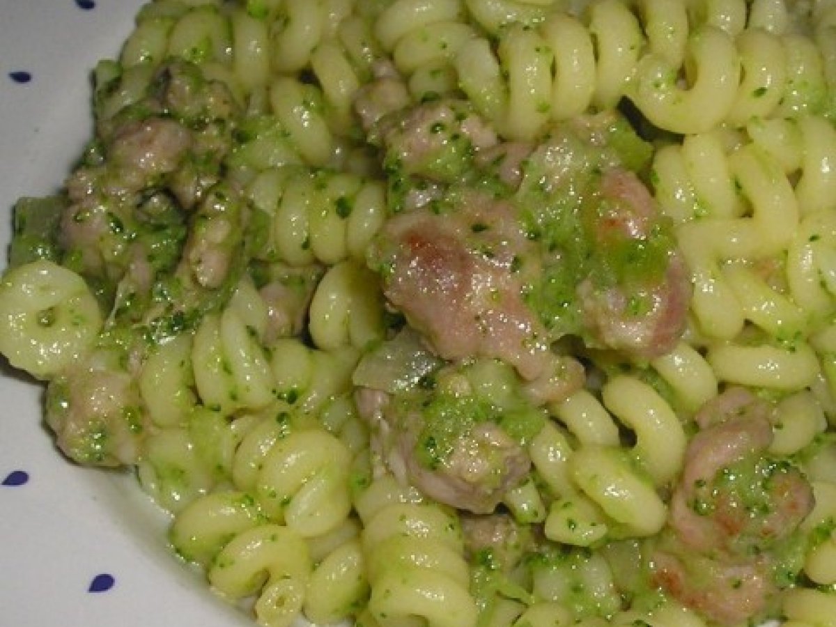 Fusilli broccoli e salsiccia