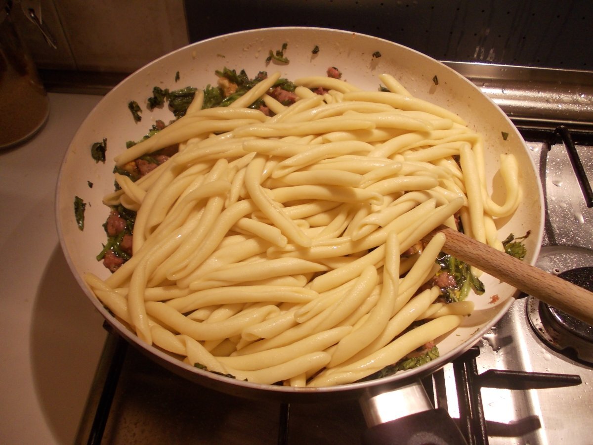 Fusilli cime di rapa, salsiccia e noci - foto 2