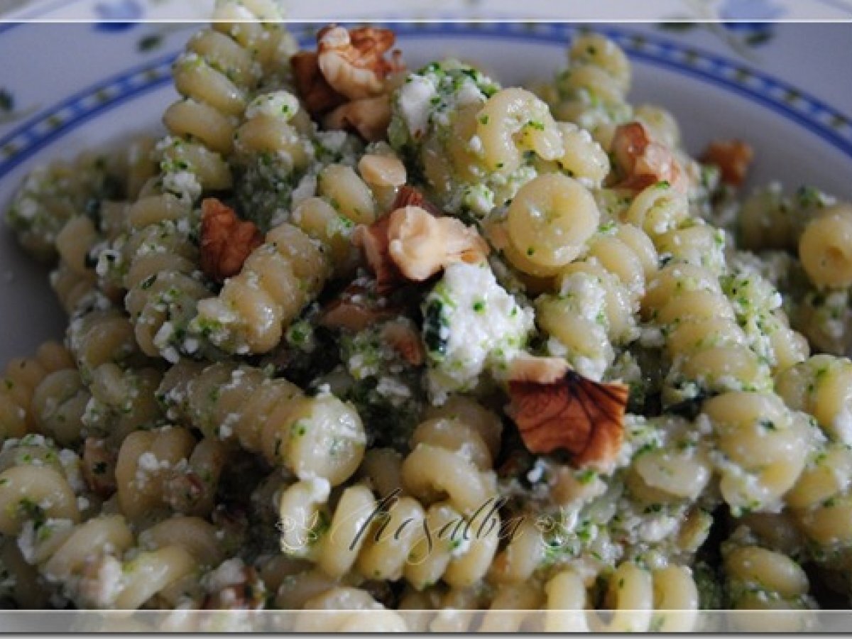 Fusilli con broccoli, noci e ricotta - foto 5