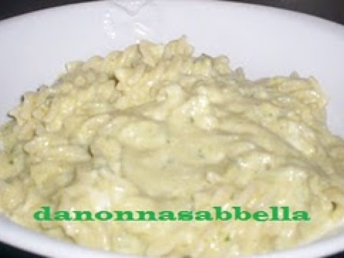 FUSILLI CON CREMA DI FAGIOLINI E STRACCHINO