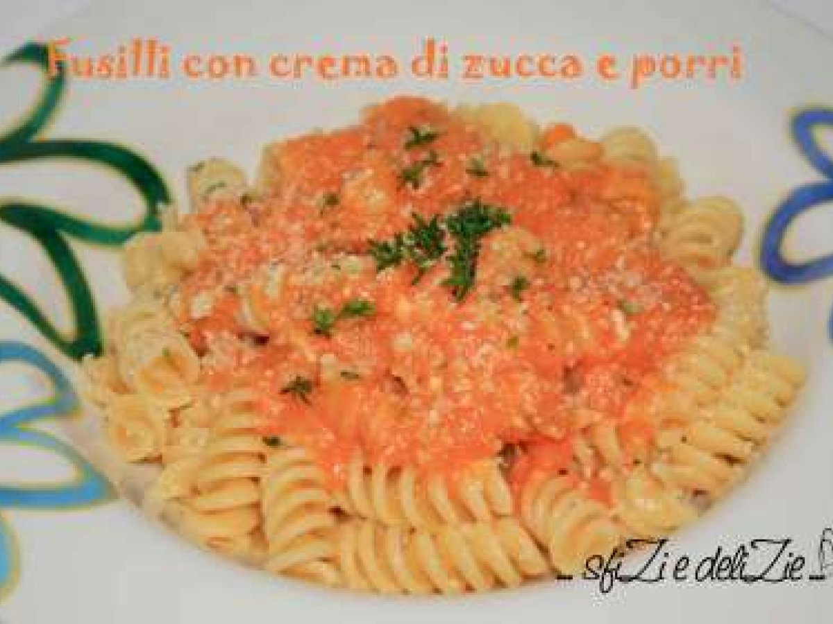 Fusilli con crema di zucca e porri