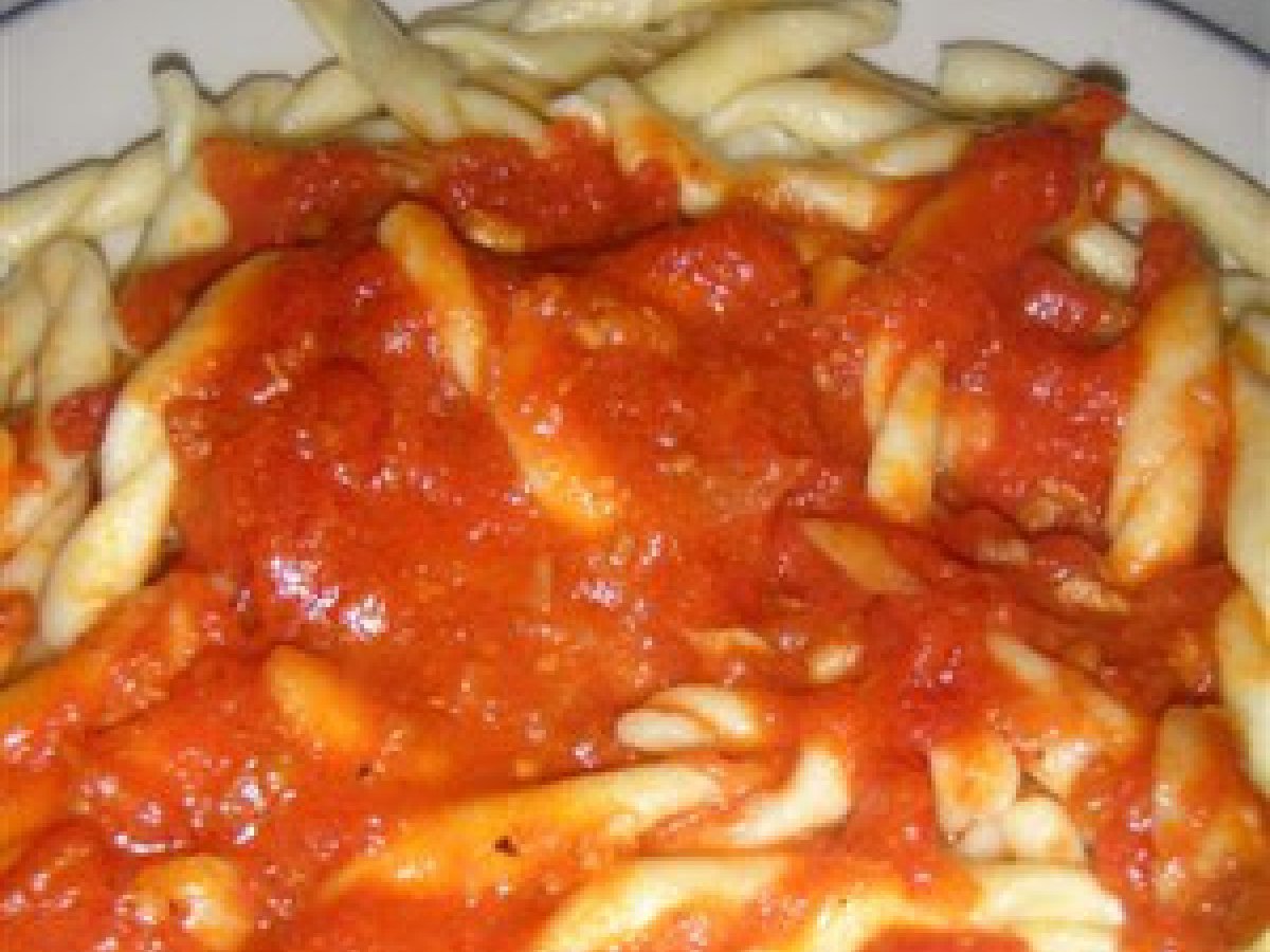 Fusilli con sugo di carne d'agnello e pomodoro - foto 2