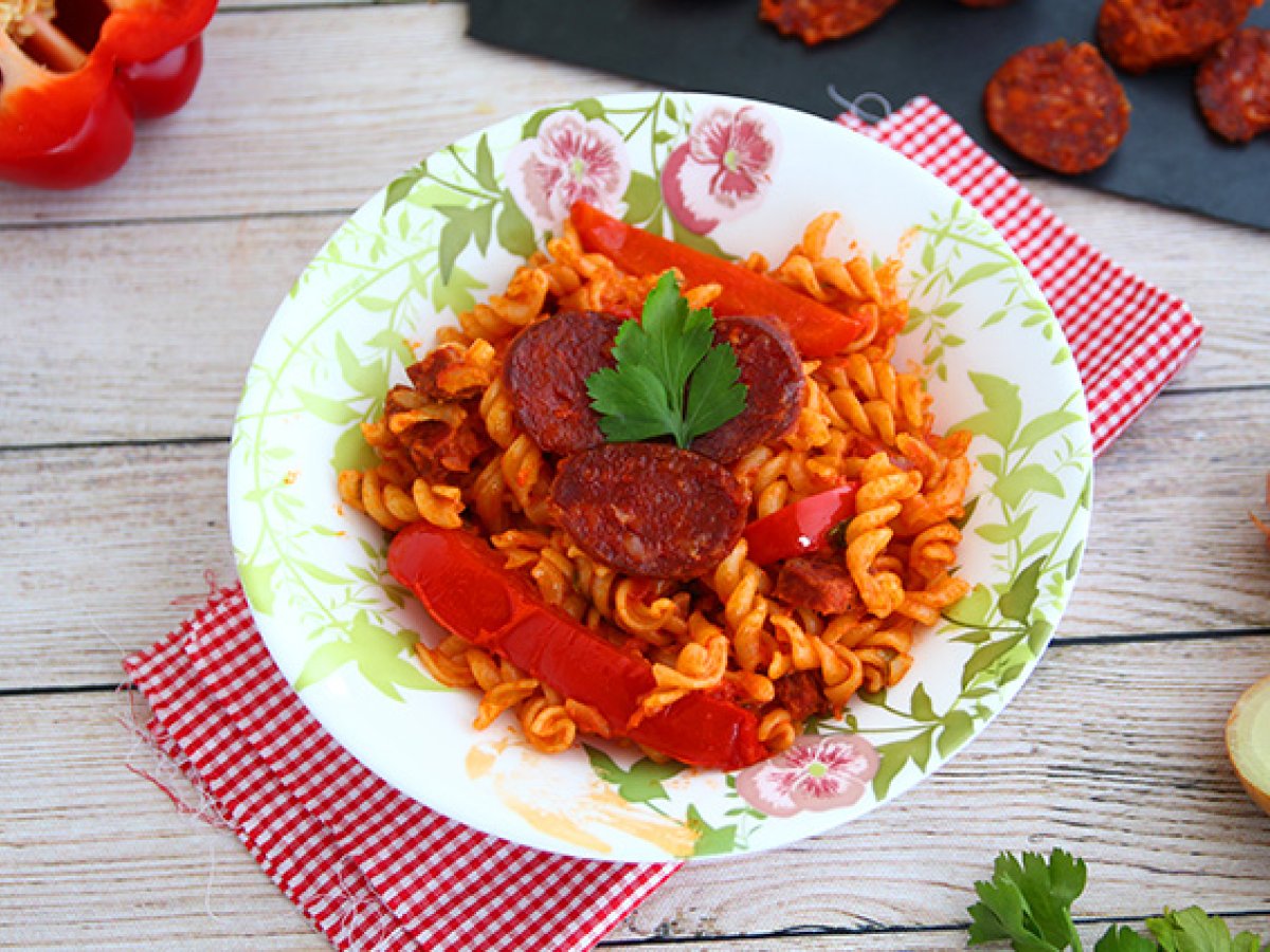 Fusilli con sugo di chorizo