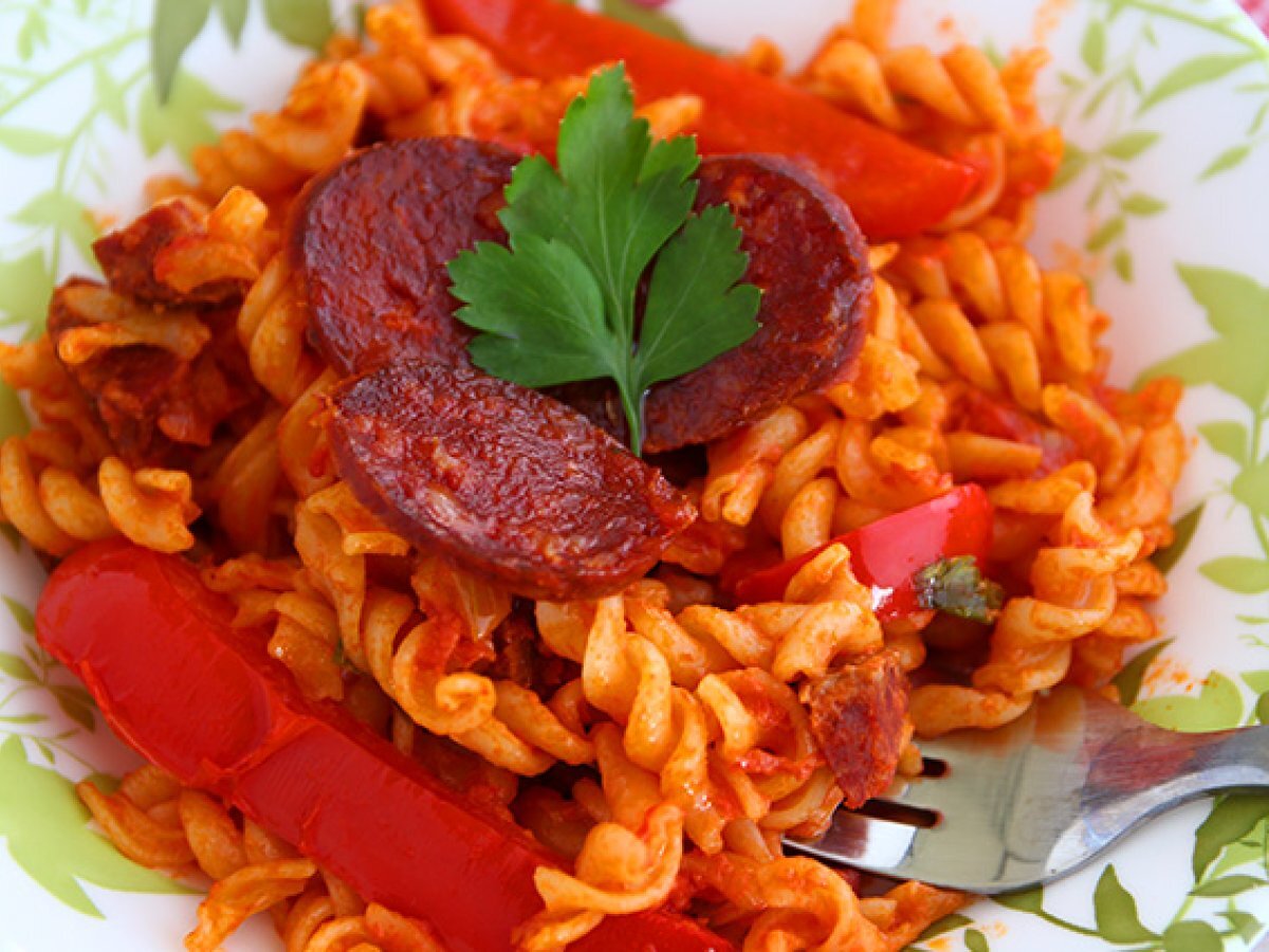 Fusilli con sugo di chorizo - foto 2