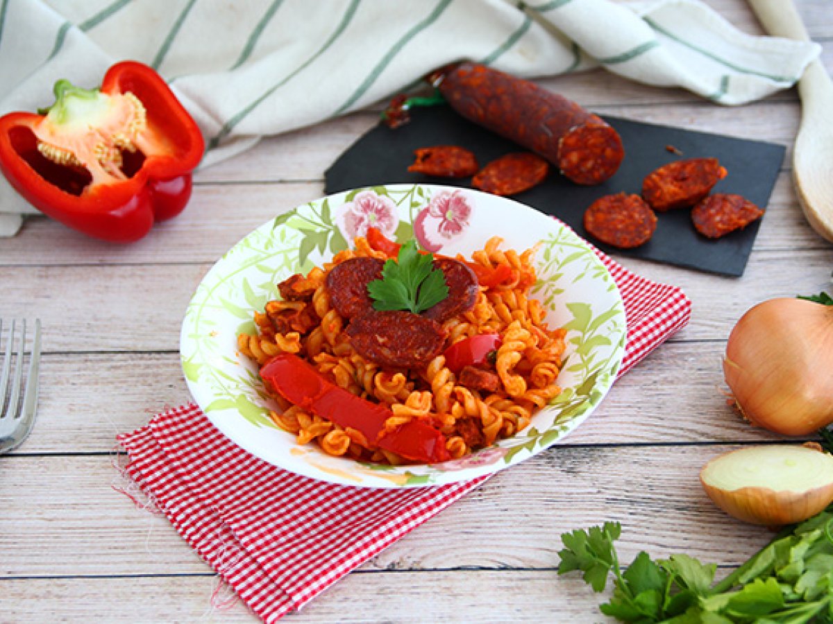 Fusilli con sugo di chorizo - foto 3