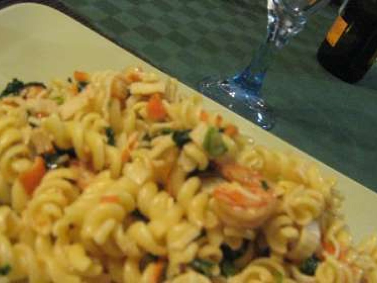 FUSILLI GAROFALO CON GAMBERETTI, FIORI DI ZUCCA E POLPA DI GRANC