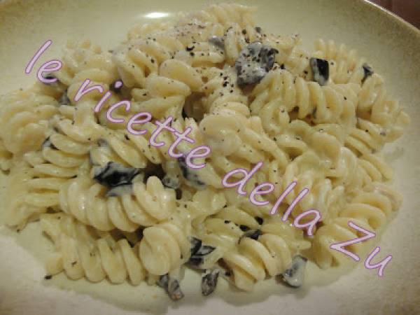 Fusilli Panna e Olive