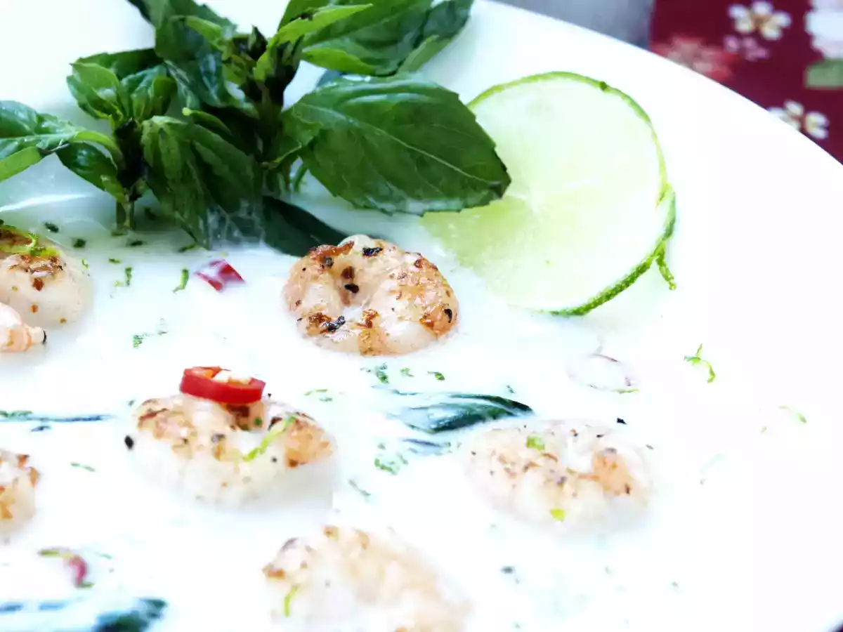 Gamberi scottati in zuppetta di lemongrass e latte di cocco