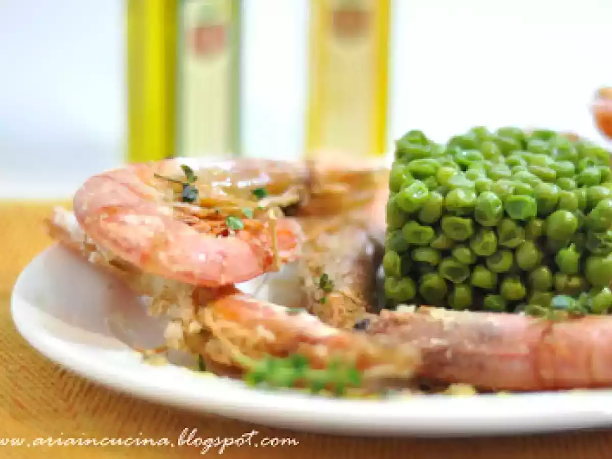 Gamberoni al sale dolce di Cervia profumati al limone con tortino di piselli