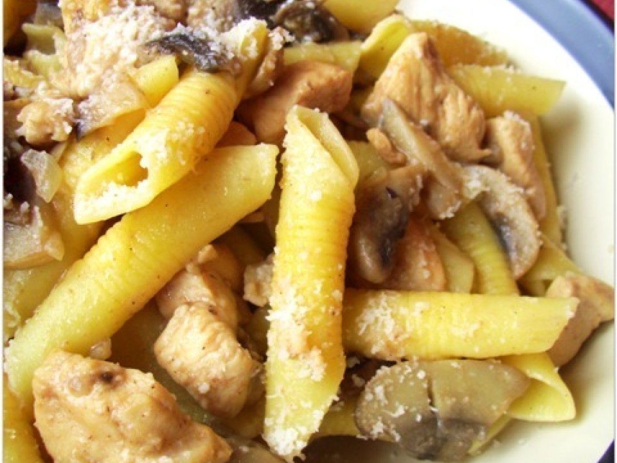 Garganelli con pollo e funghi - foto 2