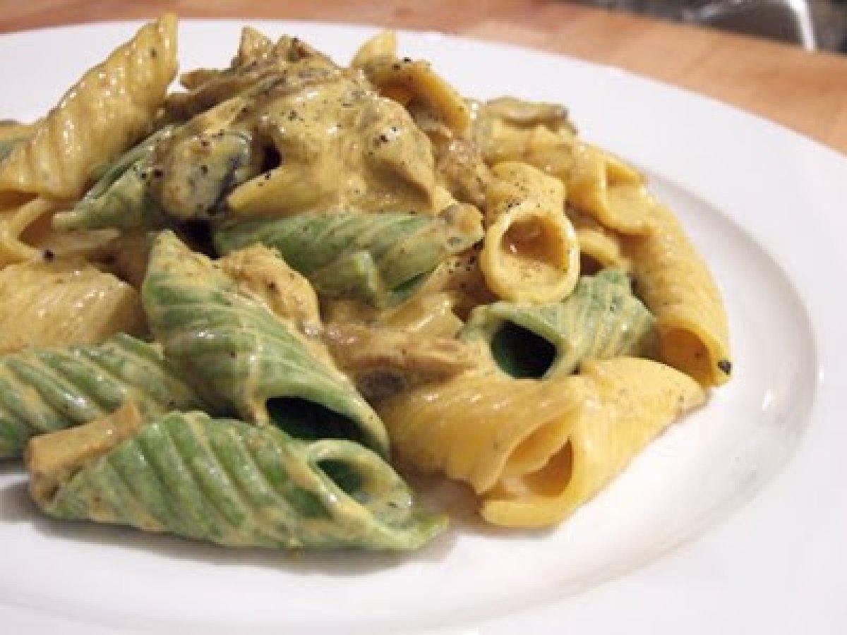 Garganelli ubriachi con funghi e zafferano