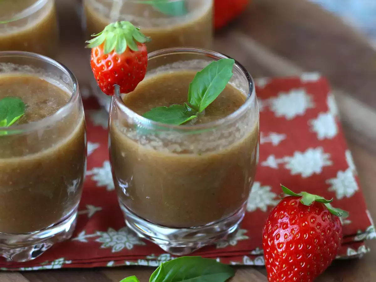 Gazpacho alle fragole e pomodori: un antipasto estivo fresco e originale - foto 3