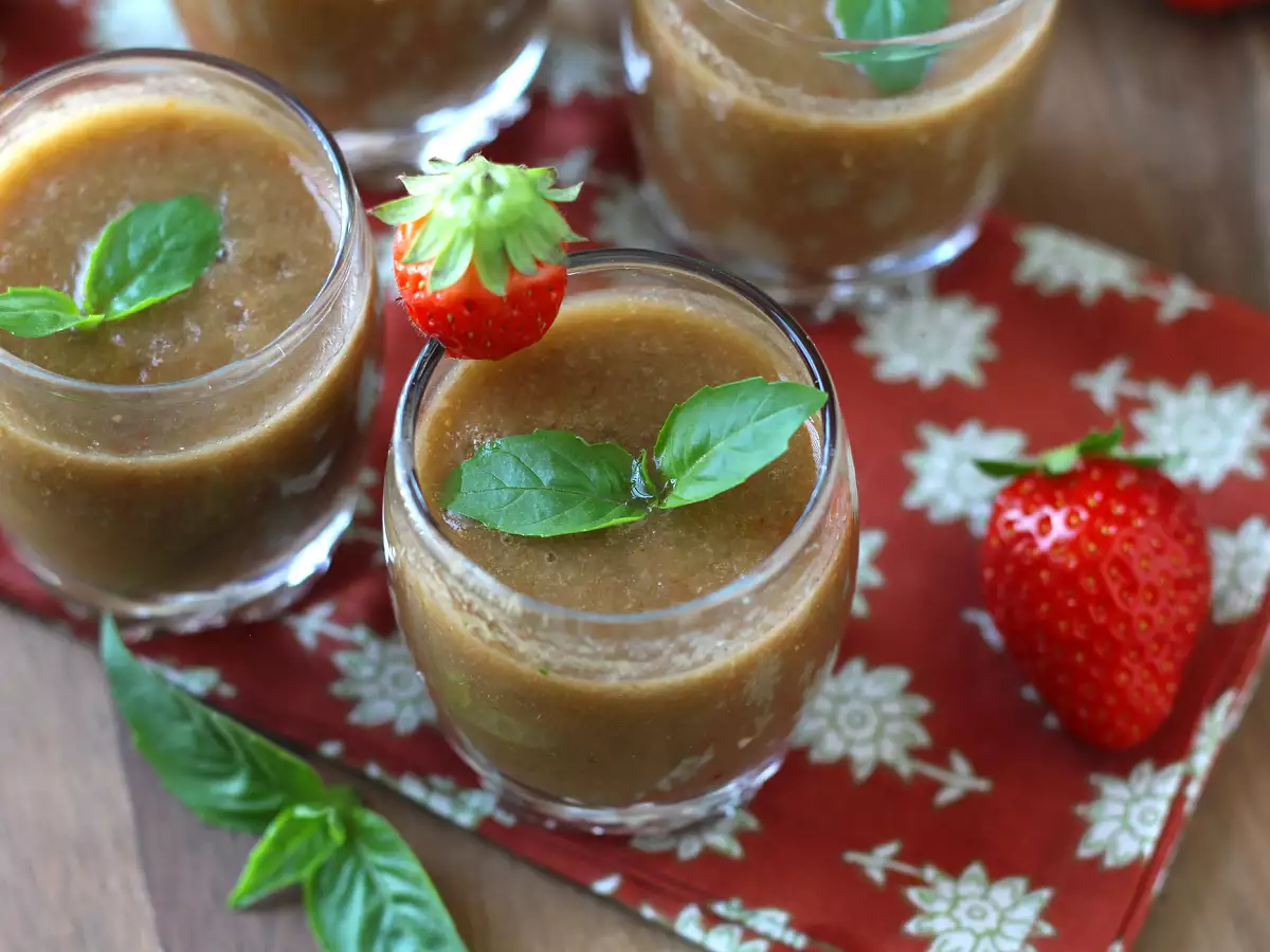 Gazpacho alle fragole e pomodori: un antipasto estivo fresco e originale - foto 4