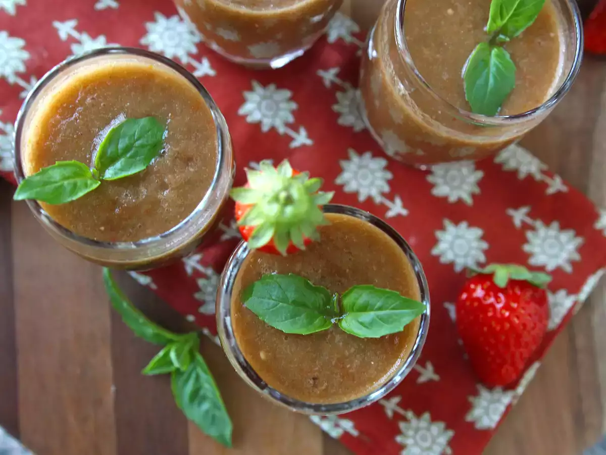 Gazpacho alle fragole e pomodori: un antipasto estivo fresco e originale - foto 5