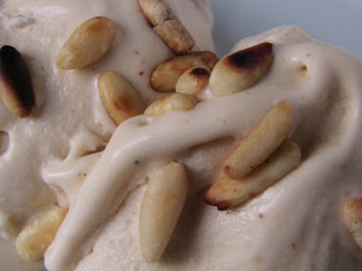 Gelato ai pinoli