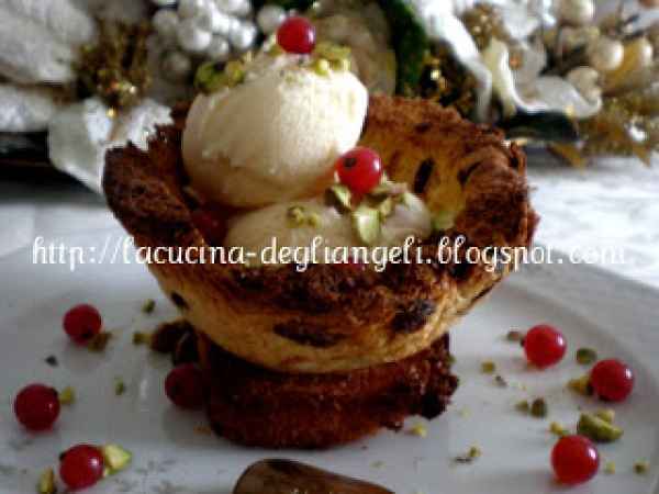 Gelato al cardamomo in coppetta di panettone