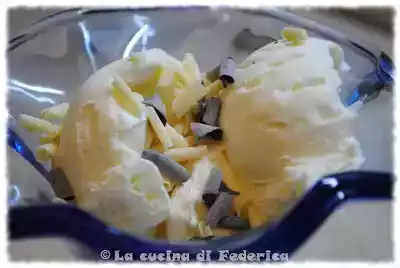 Gelato al cioccolato bianco