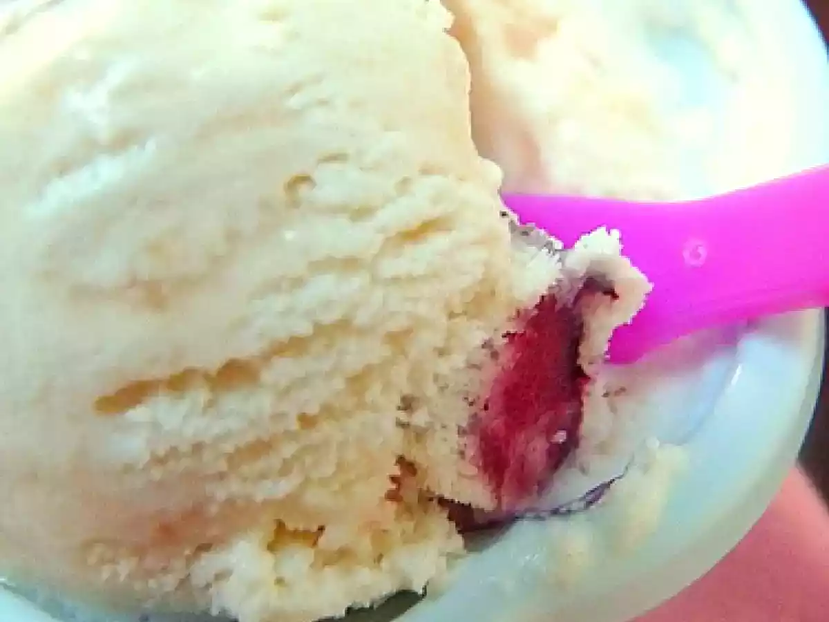 Gelato al mascarpone all'acqua di rose con ciliegie - foto 2