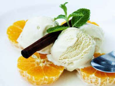 Gelato alla vaniglia con mandarini in sciroppo di cannella - foto 3