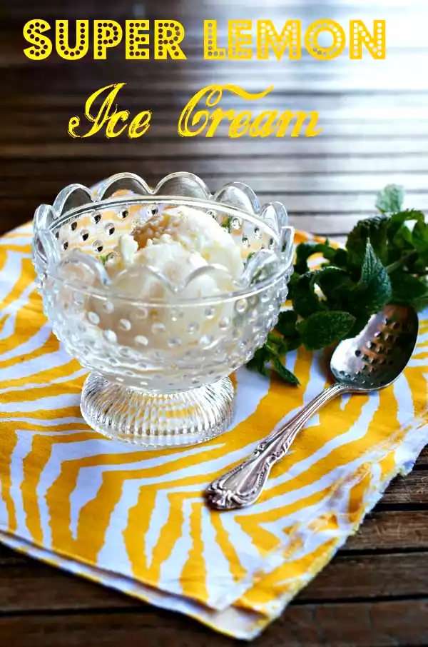 Gelato cremoso al limone in cinque minuti, con o senza gelatiera